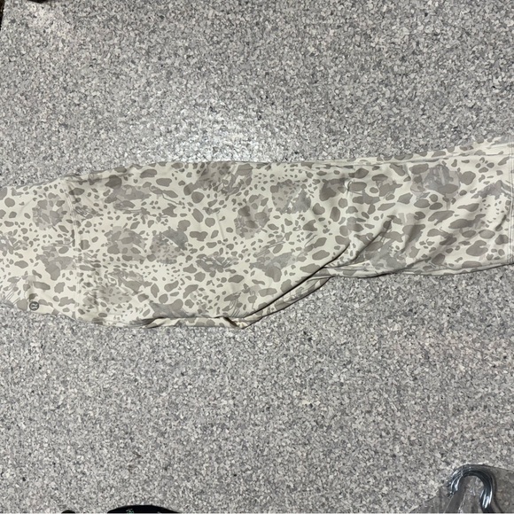 Lu Lu lemon Align Leopard Print Leggings - Picture 1 of 2